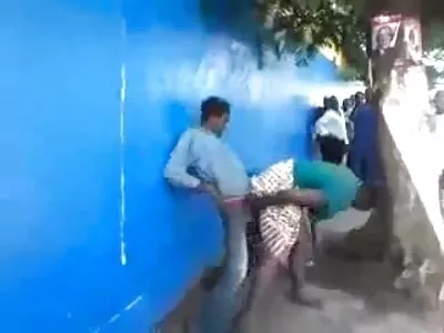 ఆమె నోటిలో కమ్ ఉంచడం