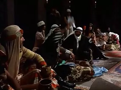 ఆమె యోనిలో అరటిపండు అంటే ఇష్టం
