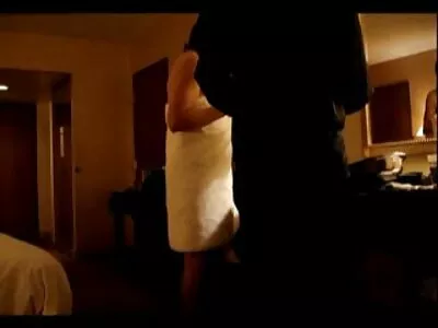 బౌండ్ MILF బ్లోజాబ్ చేస్తుంది మరియు ఫక్ అవుతుంది