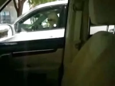 పొడవైన హార్డ్ బోనర్‌పై గగ్గోలు పెట్టడం